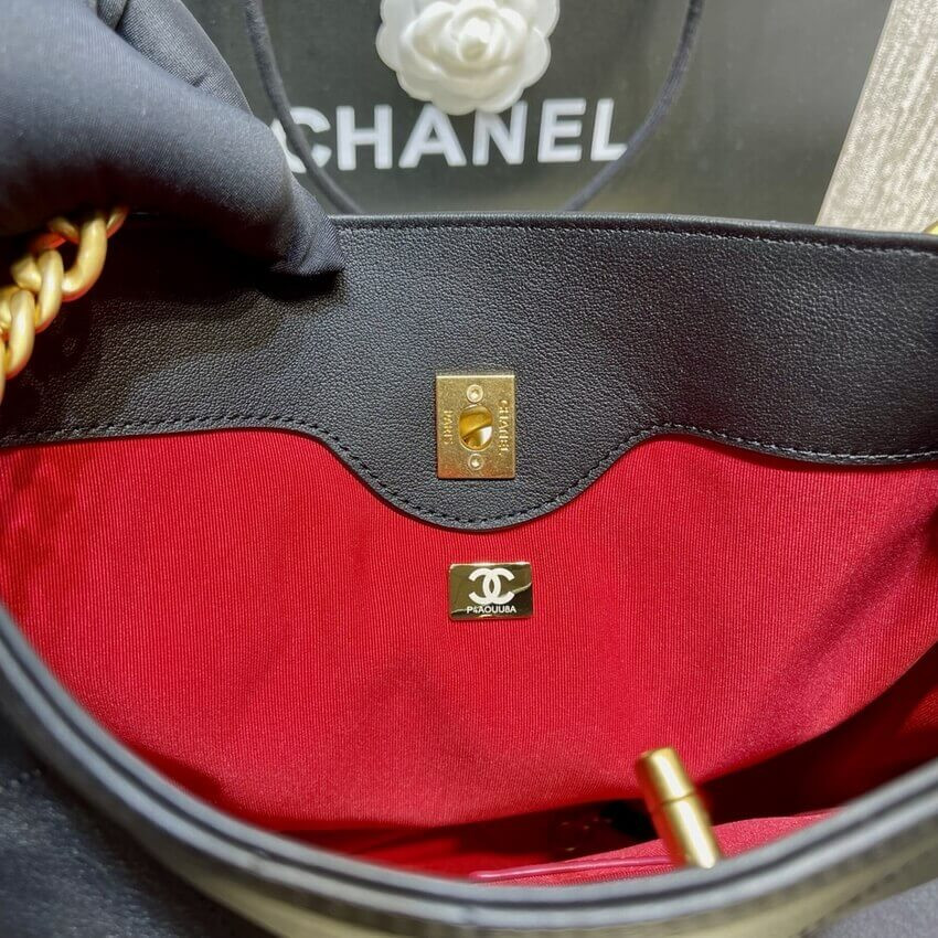 Chanel Hobo Handbag Calfskin Black AS2844