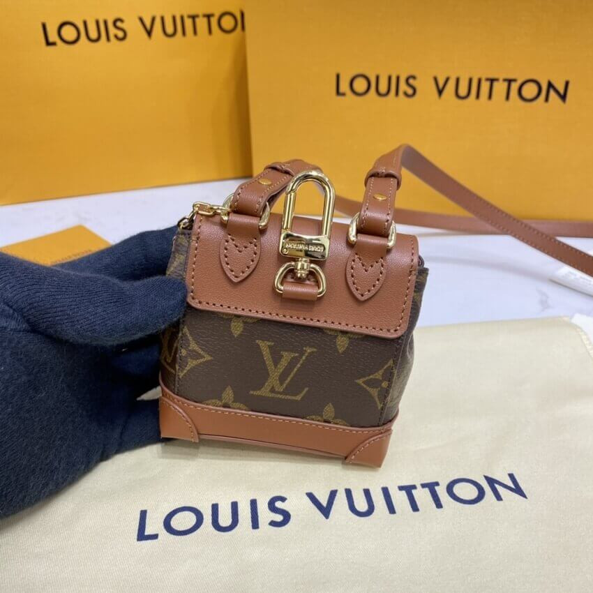 Louis Vuitton Monogram Mini Steamer Pouch M00340