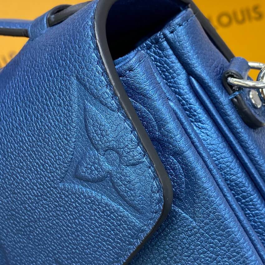 Louis Vuitton Pochette Metis M59211 Navy Nacre