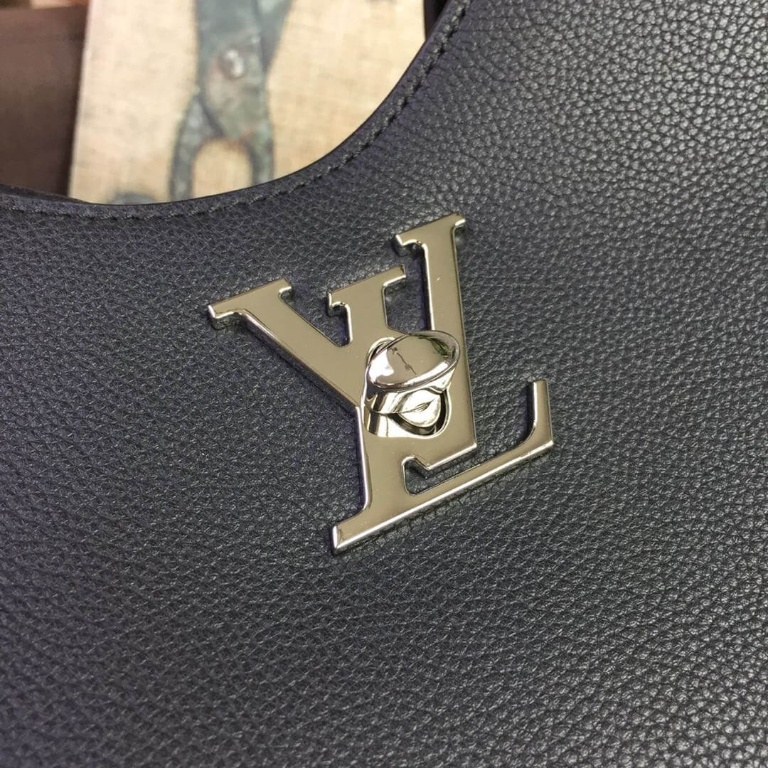 Louis Vuitton Lockme Hobo M52776 M44330