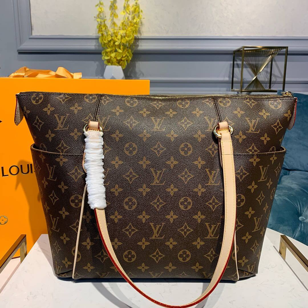 Louis Vuitton Monogram Canvas Totally MM M56689