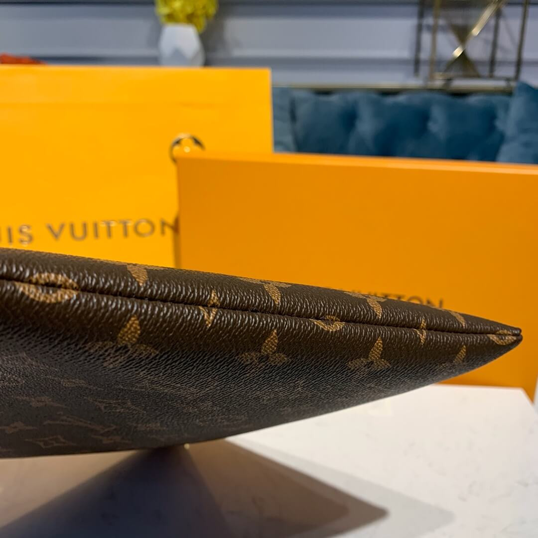 Louis Vuitton Monogram Canvas Daily Pouch M62942