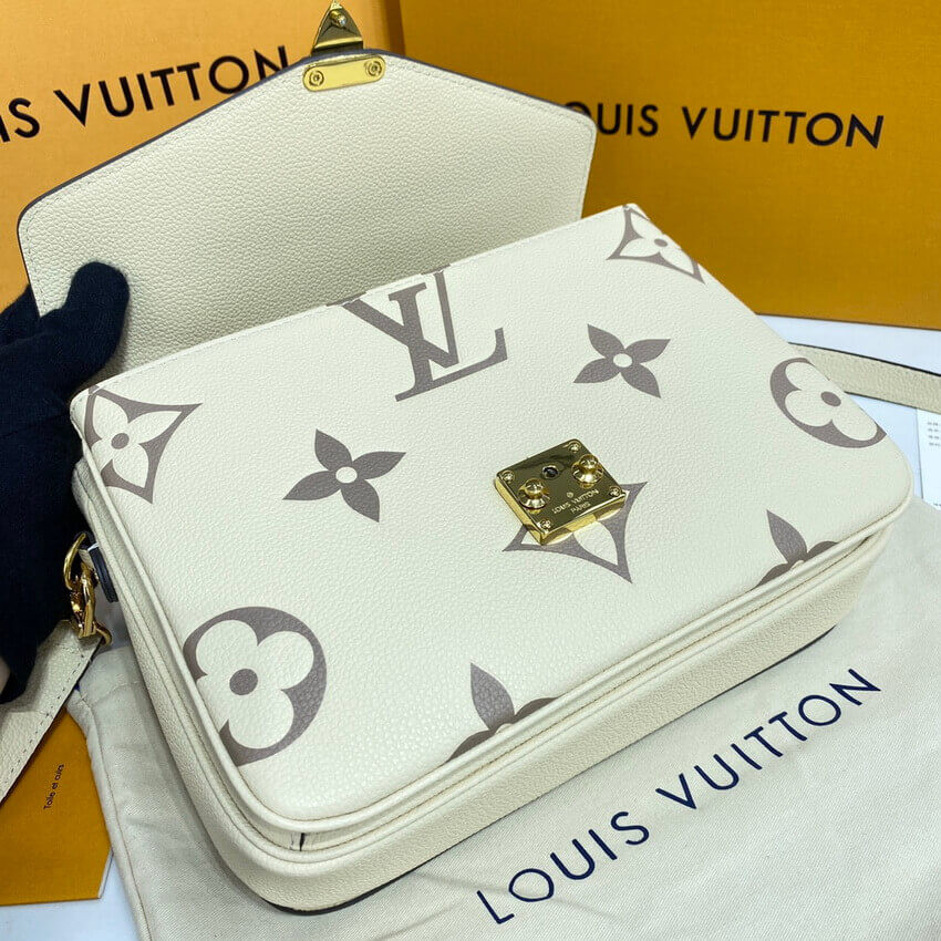 Louis Vuitton Pochette Metis M45596
