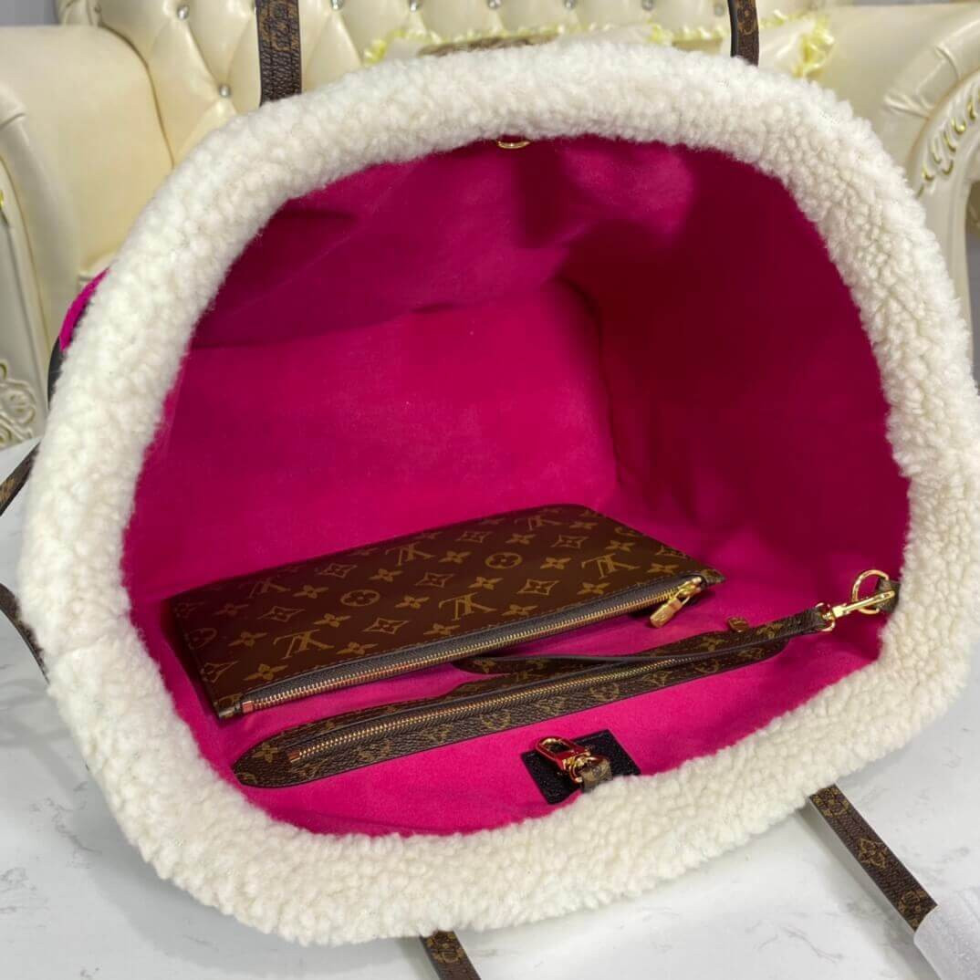 Louis Vuitton Neverfull MM M56960 In Leather and Shearling