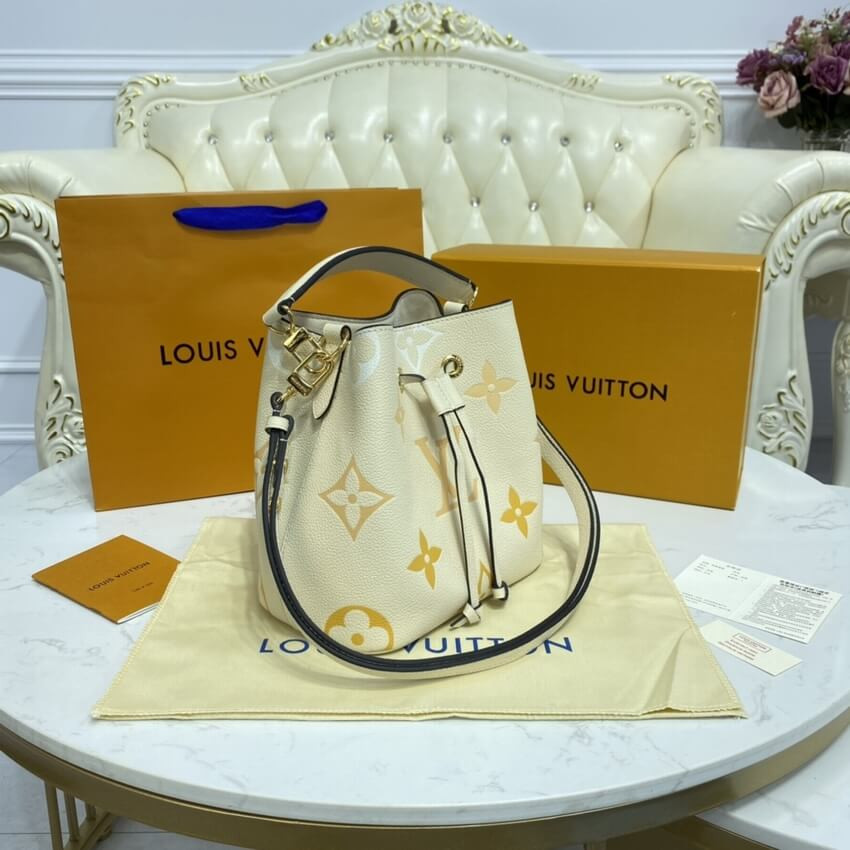 Louis Vuitton Néonoé BB M45709 M45716