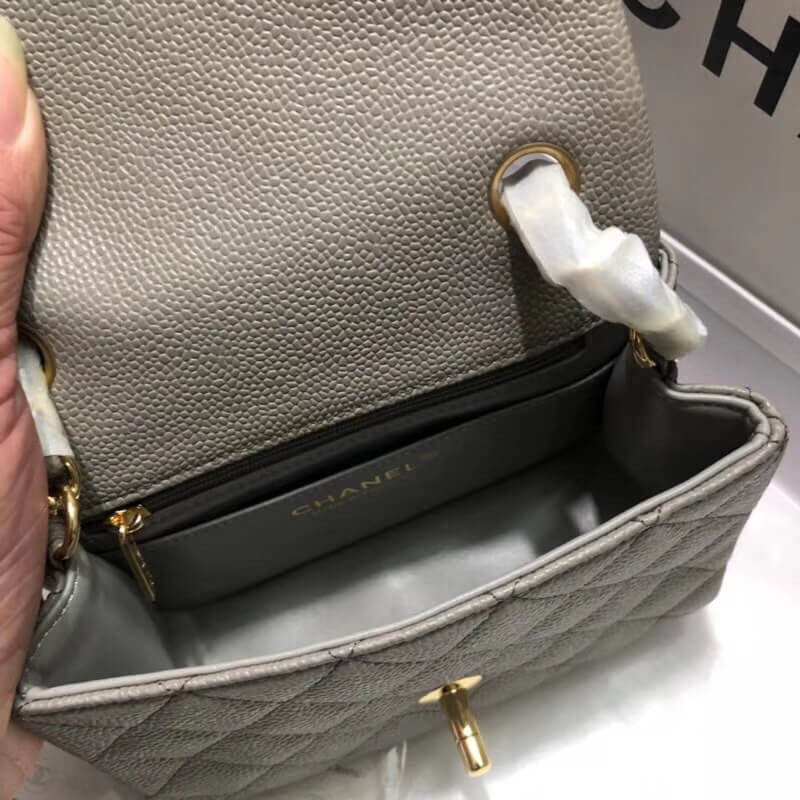 Chanel Caviar Leathe 17cm Classic Flap Bag 1115