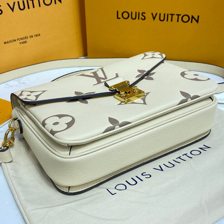 Louis Vuitton Pochette Metis M45596