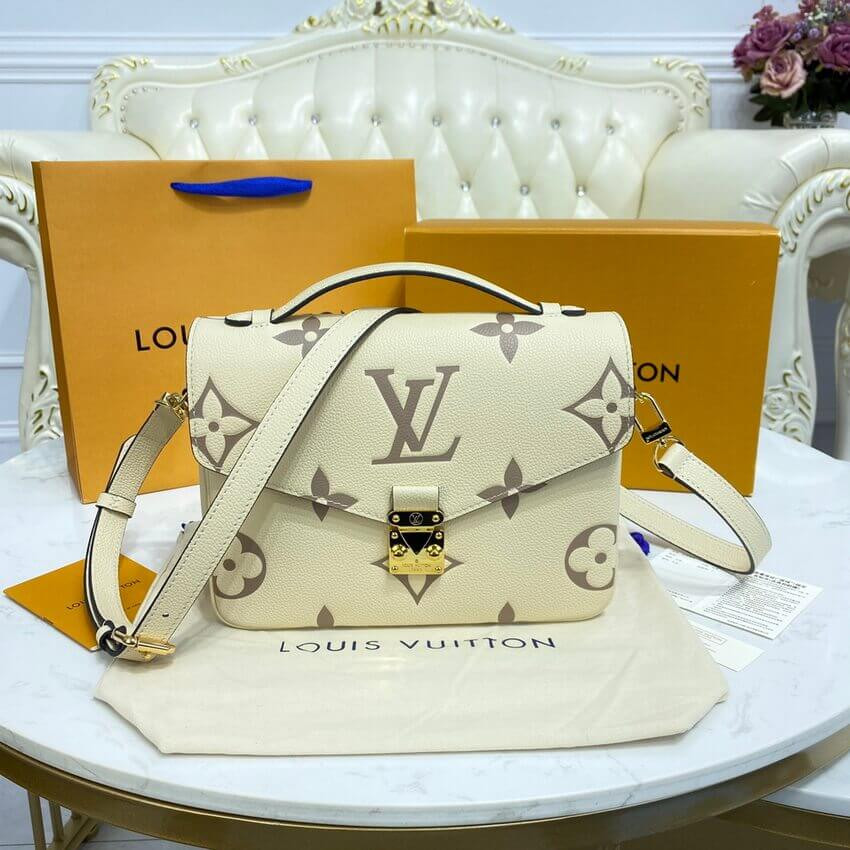 Louis Vuitton Pochette Metis M45596