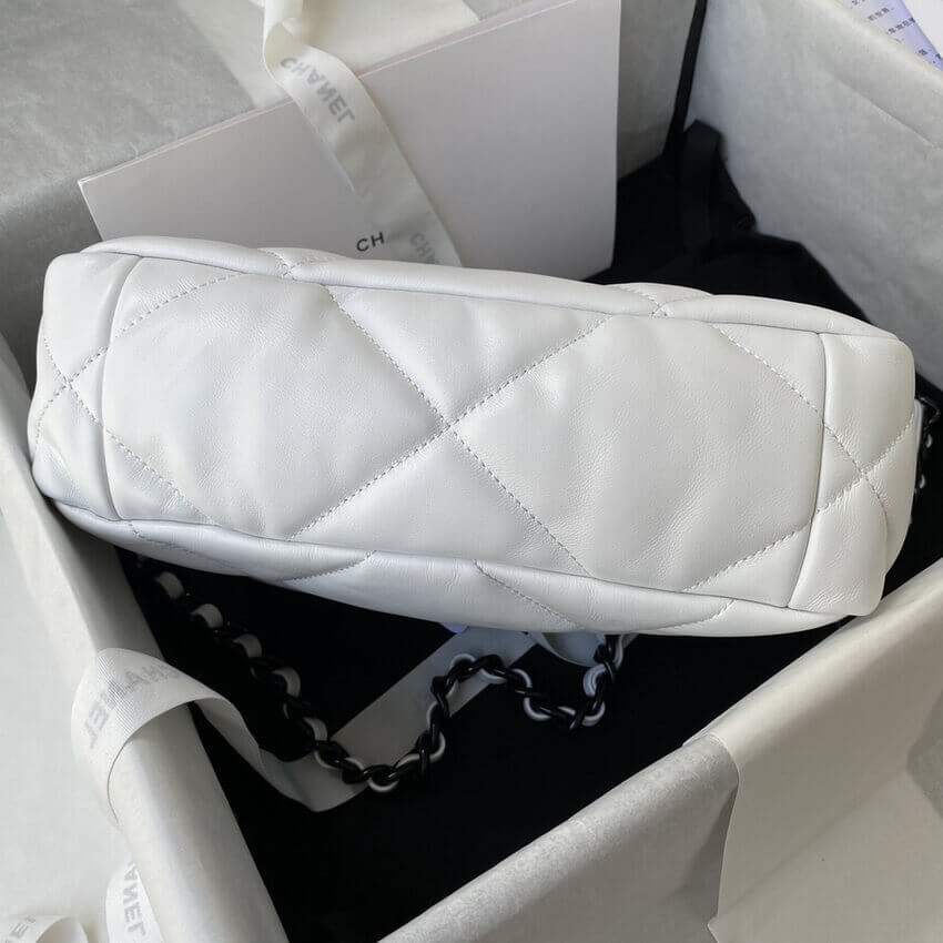 Chanel 19 Flap Bag AS1160 B02511