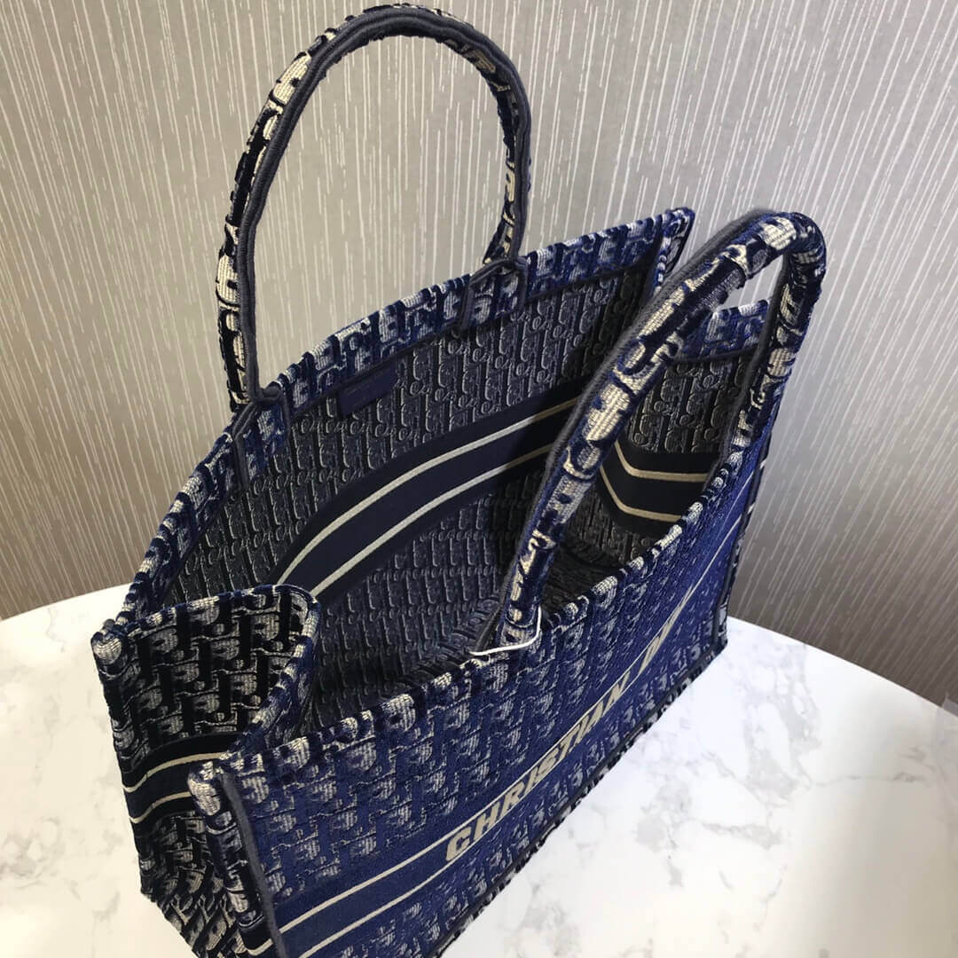 Dior Oblique Embroidered Velvet Book Tote M1286Z