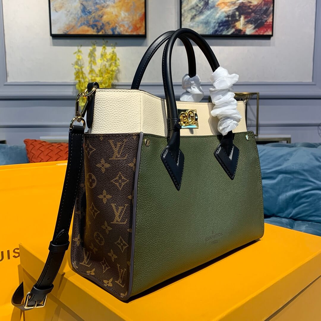 Louis Vuitton On My Side M55302