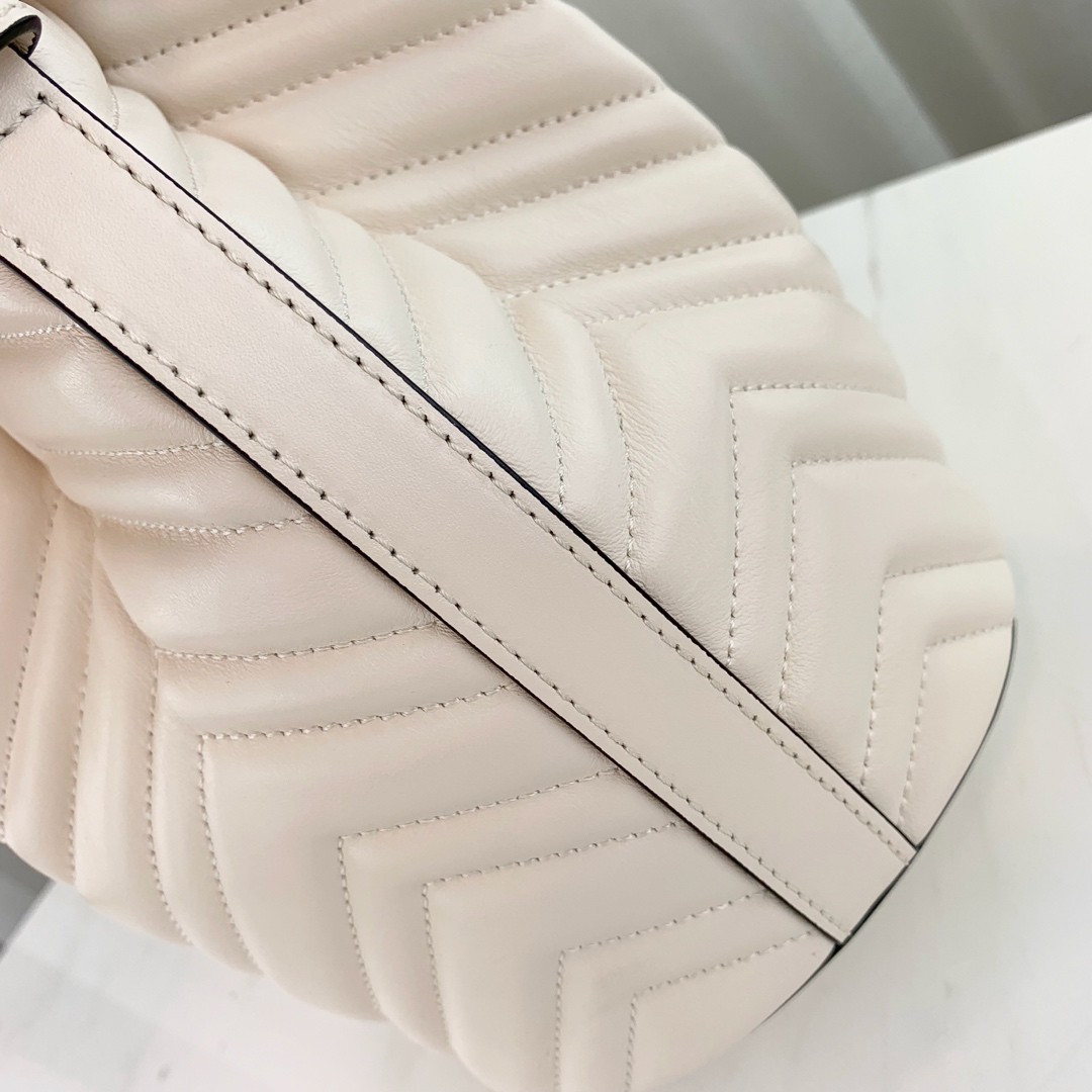 Gucci GG Marmont Quilted Leather Bucket Bag 476674