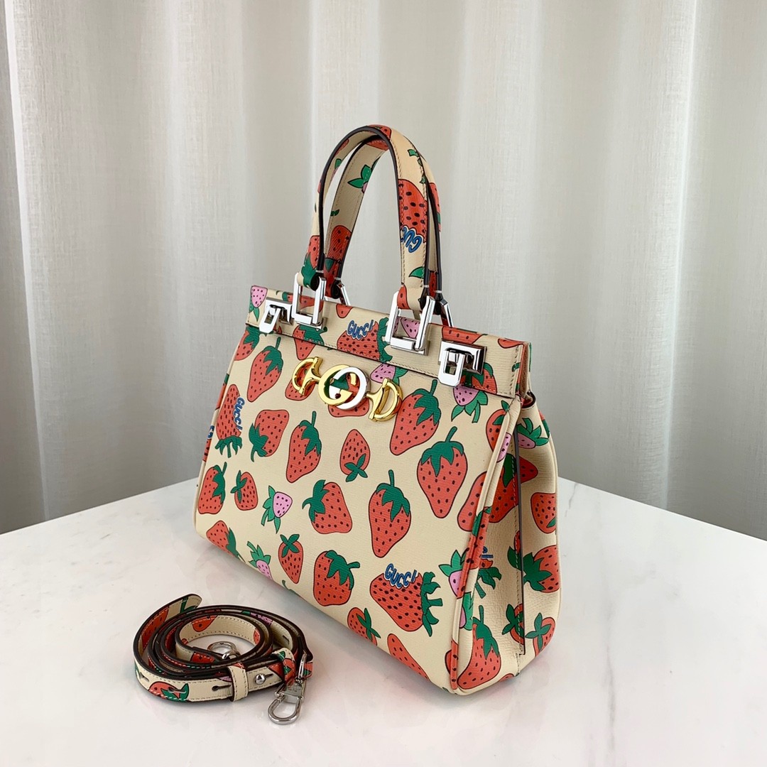 Gucci Zumi Strawberry Print Small Top Handle Bag 569712