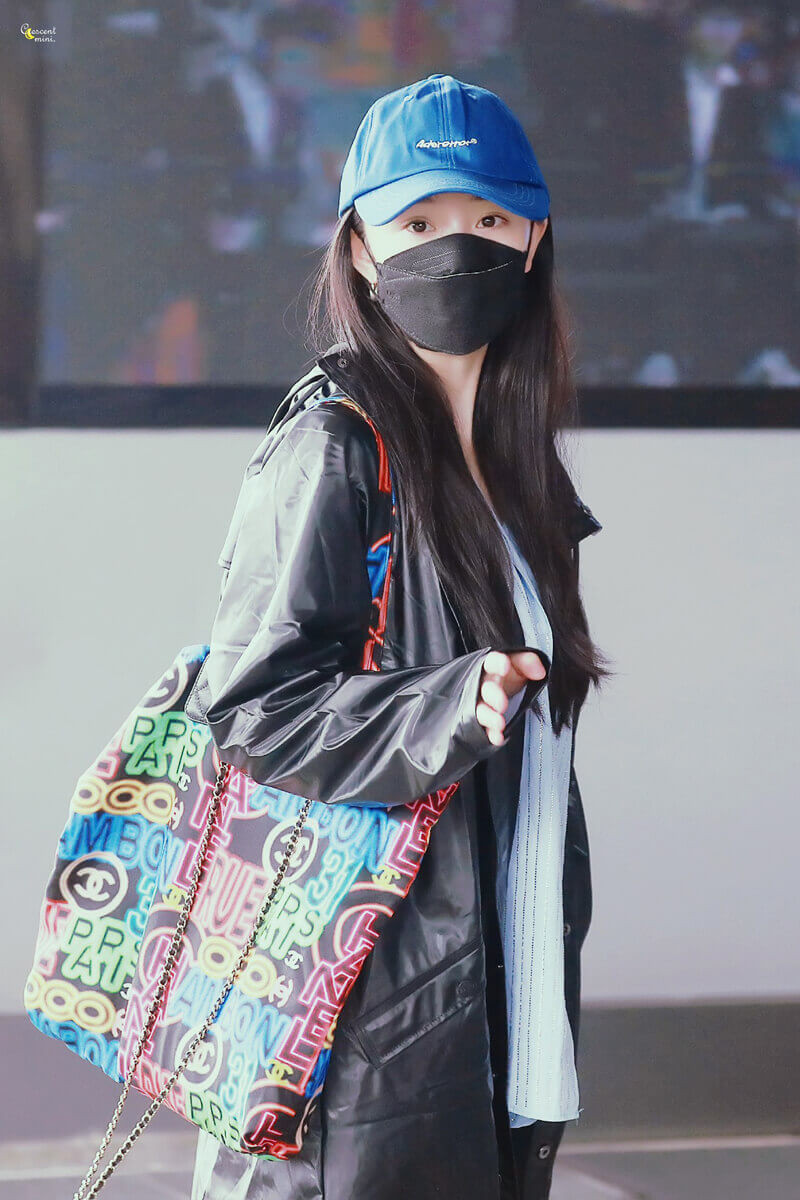 Chanel Foldable Tote Bag With Chain AP2095