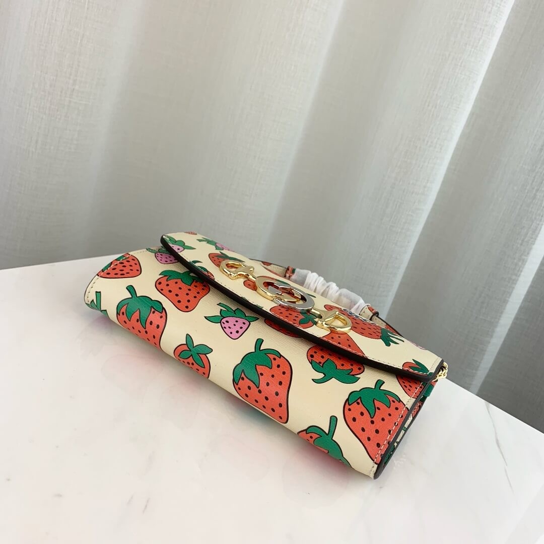 Gucci Zumi Strawberry Print Mini Bag 564718