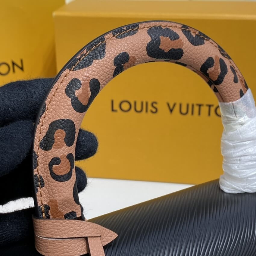 Louis Vuitton Twist MM M58568 M58689