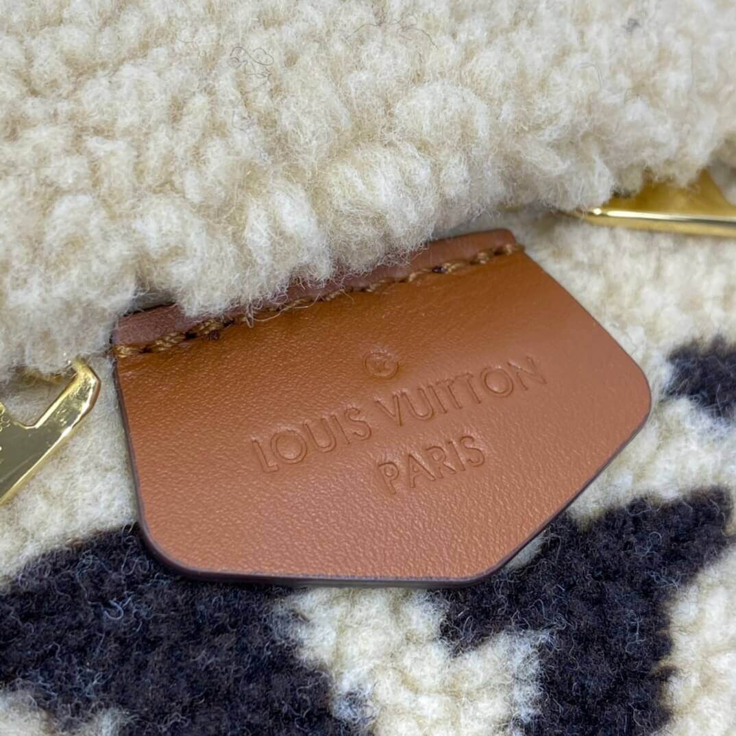 Louis Vuitton Bumbag M55425