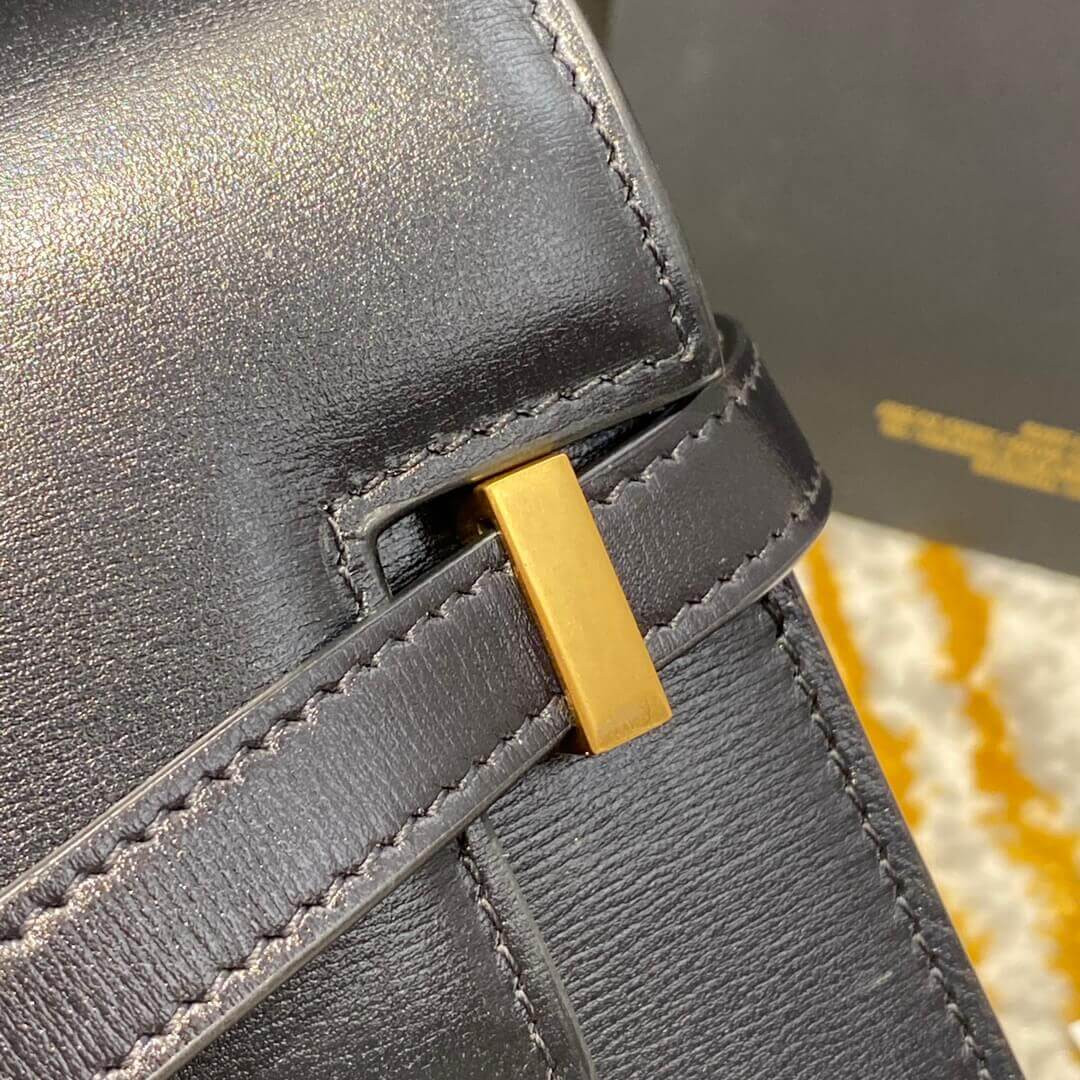 Saint Laurent Manhattan Shoulder Bag In Smooth Leather 579271