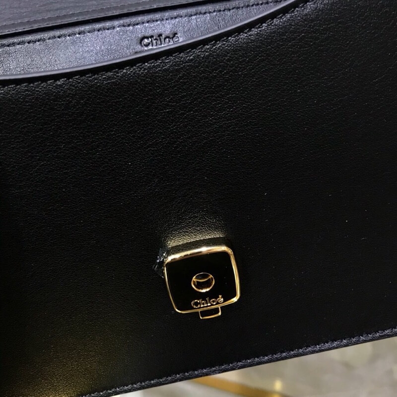 Chloe C Clutch With Chain S1159