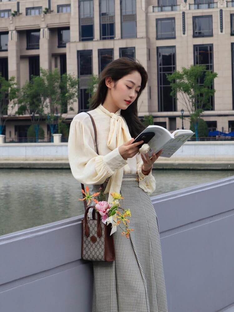 Gucci Mini Tote Bag with Interlocking G in GG Supreme 671623