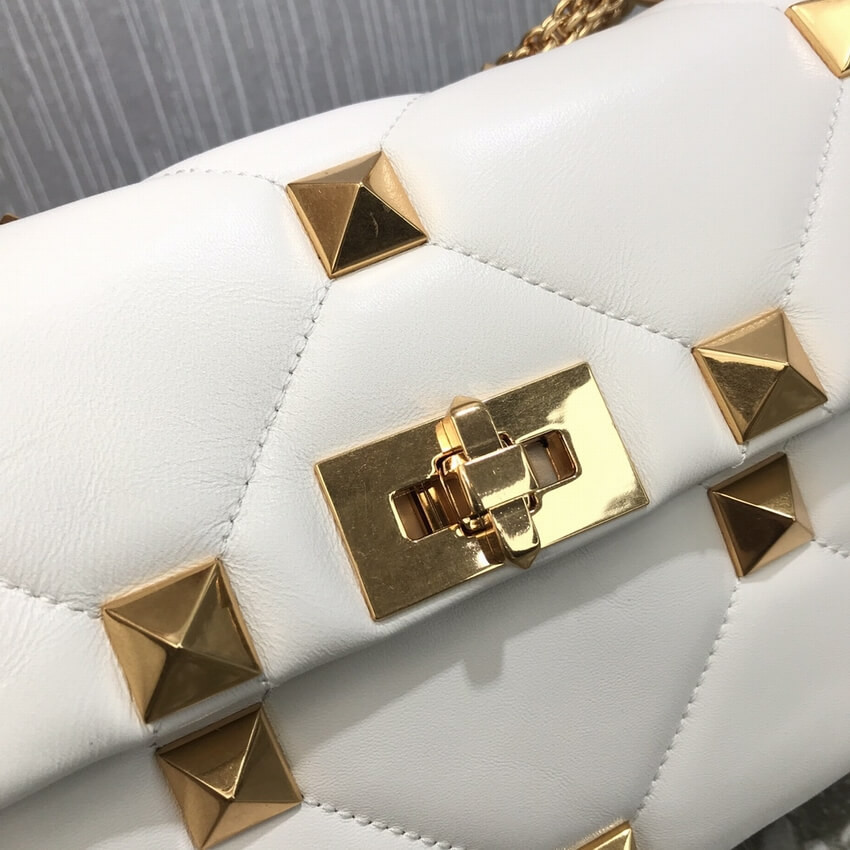 Valentino Roman Stud The Shoulder Bag In Nappa With Chain 1189S