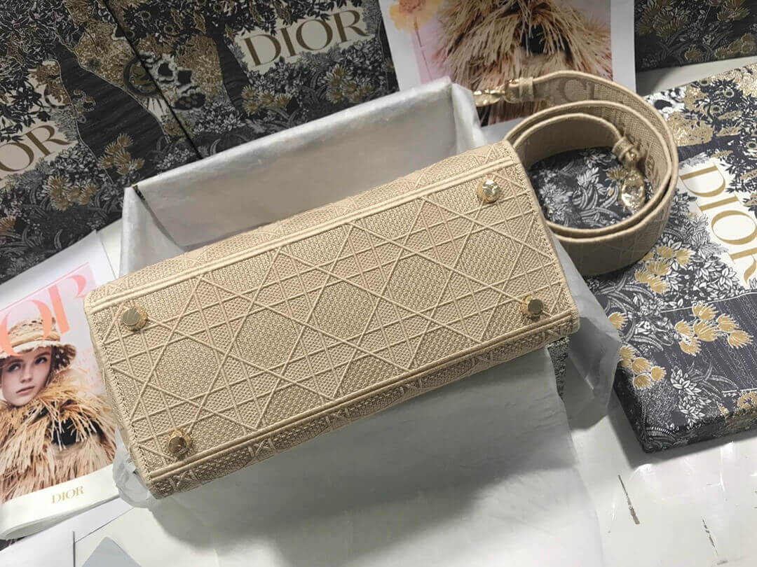 Dior Medium Lady D-Lite Cannage Embroidery M0565