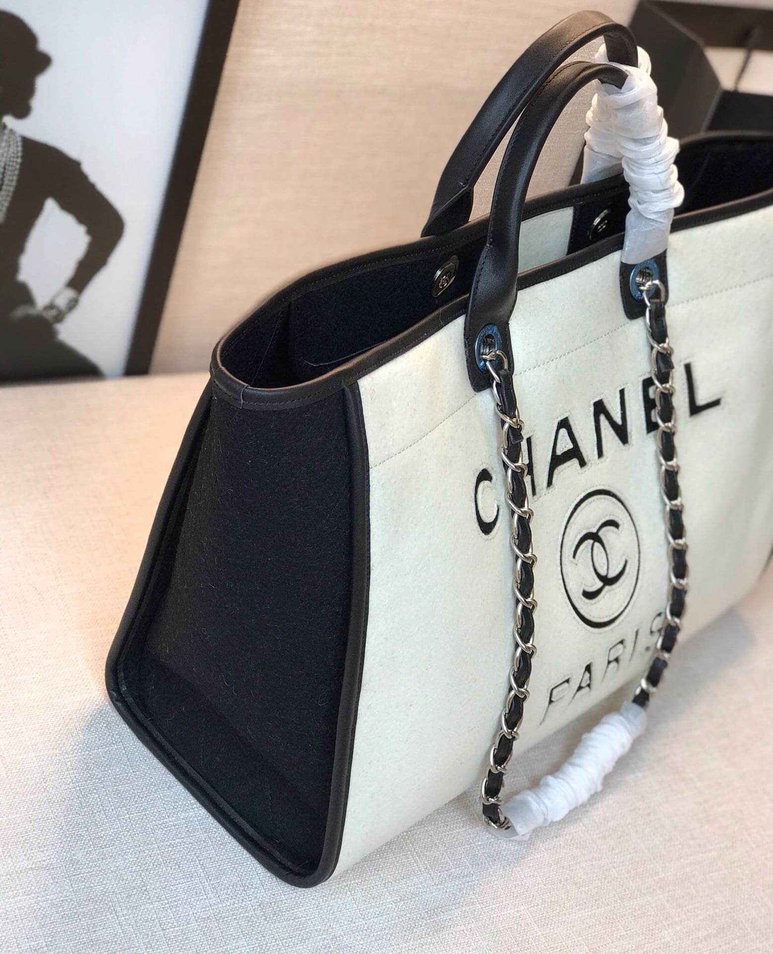 Chanel Large Shopping Bag A93786