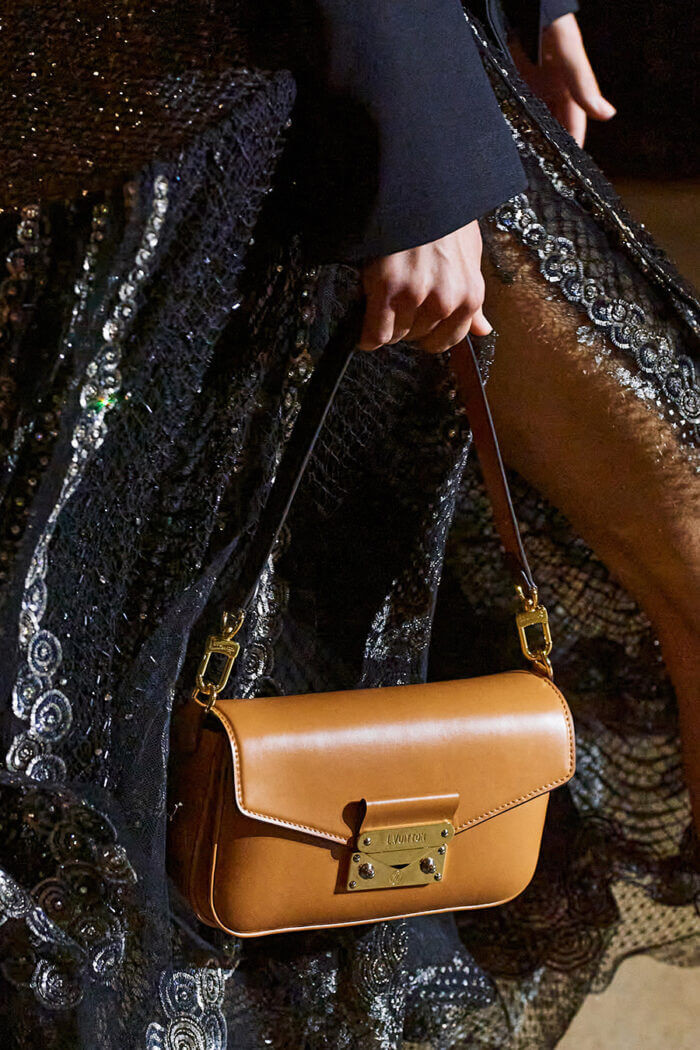 Louis Vuitton Swing Bag M20396 Brown