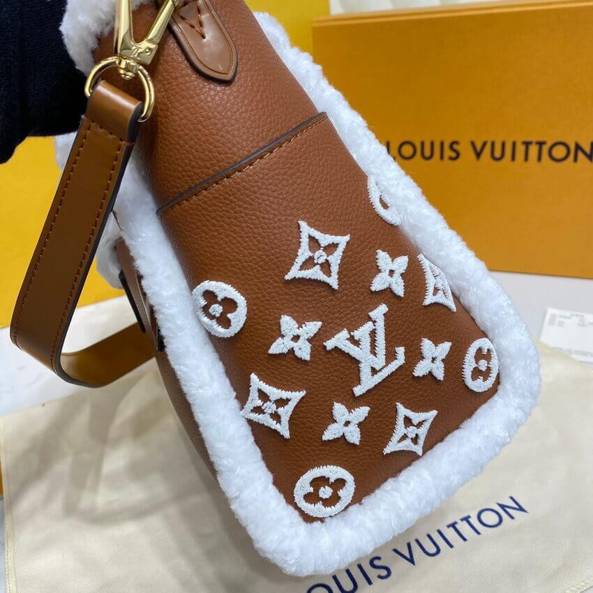 Louis Vuitton On My Side PM M58918 Caramel