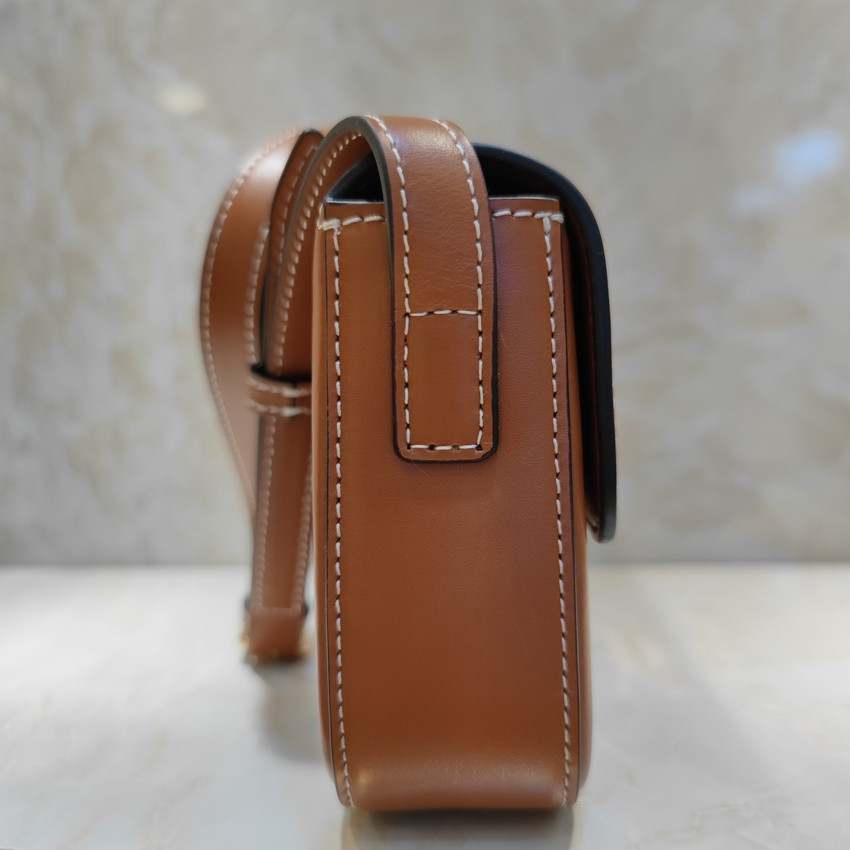 Celine Triomphe Shoulder Bag In Natural Calfskin 194143 Tan