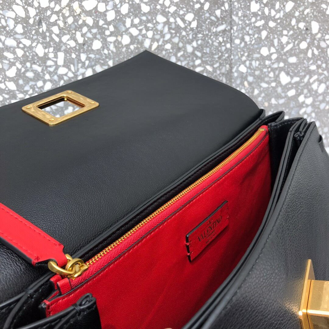 Valentino Garavani Medium Vring Smooth Calfskin Shoulder Bag 0002