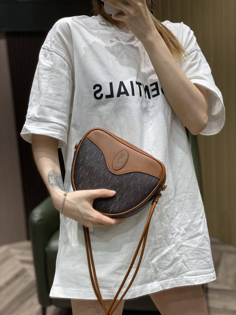 Saint Laurent YSL Le Monogramme Cœur Bag 675260 Chestnut