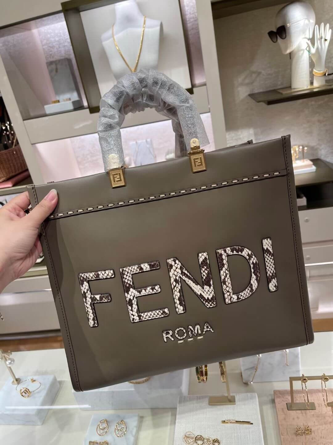 Fendi Medium Sunshine Shopper 8BH386 in Grey leather and Elaphe