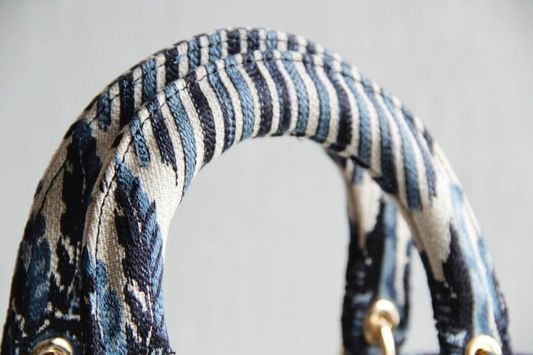 Dior Medium Blue Alms Embroidery Lady D-Lite Bag M0565