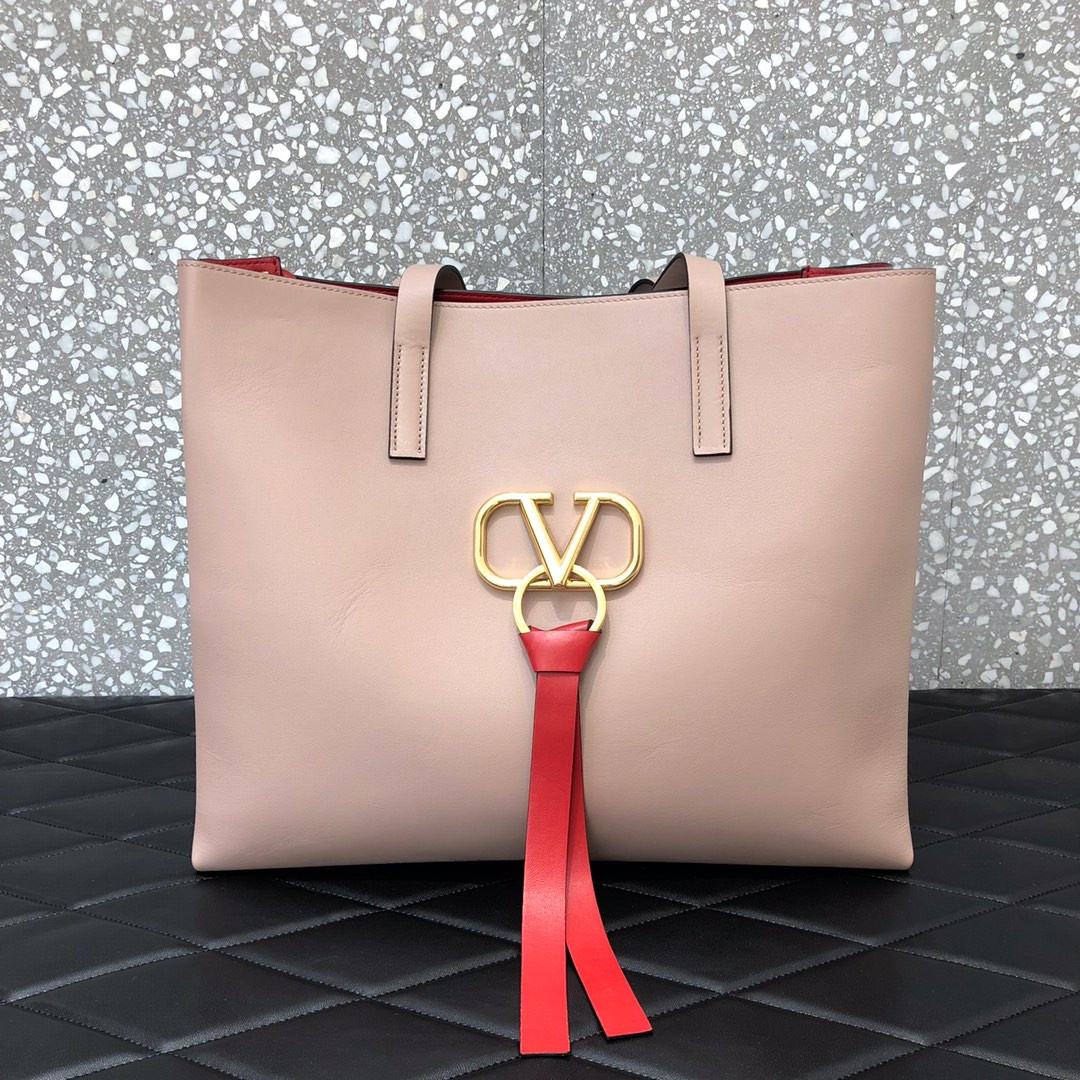 Valentino Garavani Large Vring Shopping Tote A0090