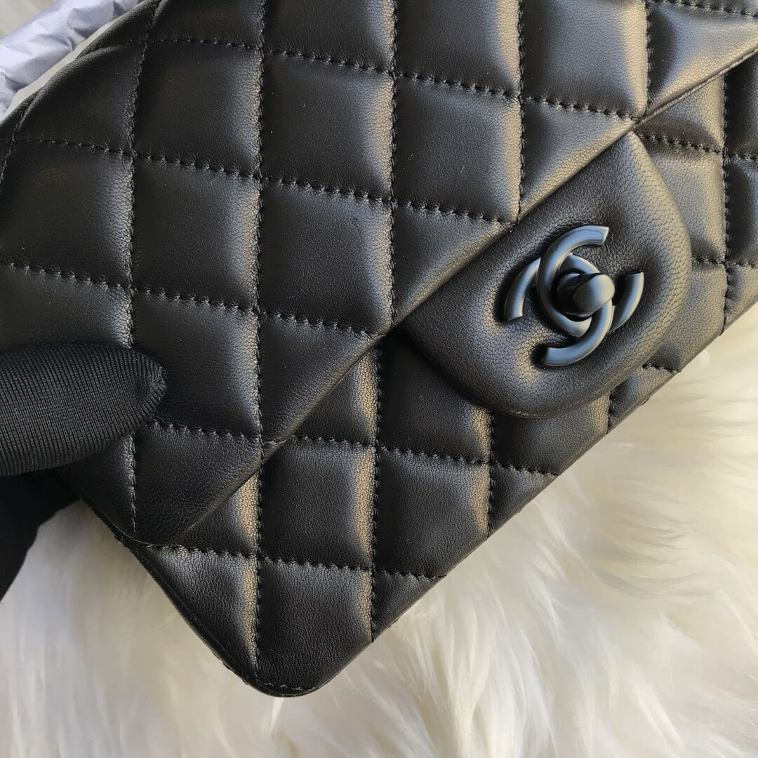 Chanel Lambskin 20cm Classic Flap Bag 1116 Black
