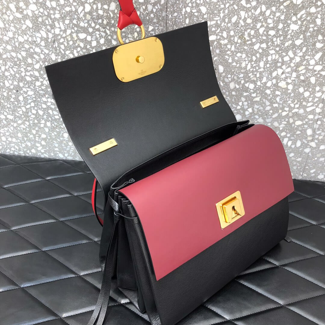 Valentino Garavani Medium Vring Smooth Calfskin Shoulder Bag 0002