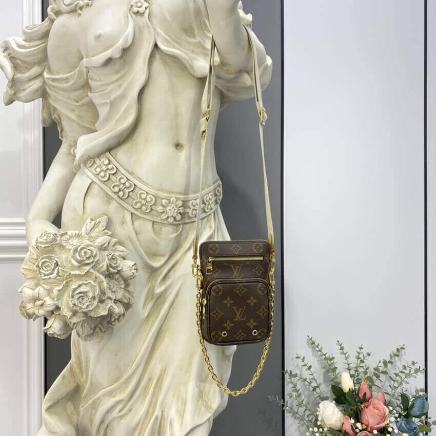 Louis Vuitton Monogram Utility Phone Sleeve M80746