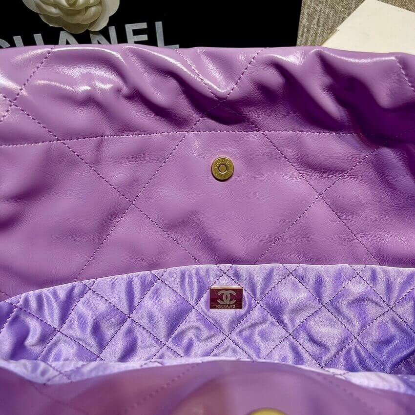 Chanel 22 Handbag Shiny Calfskin AS3261