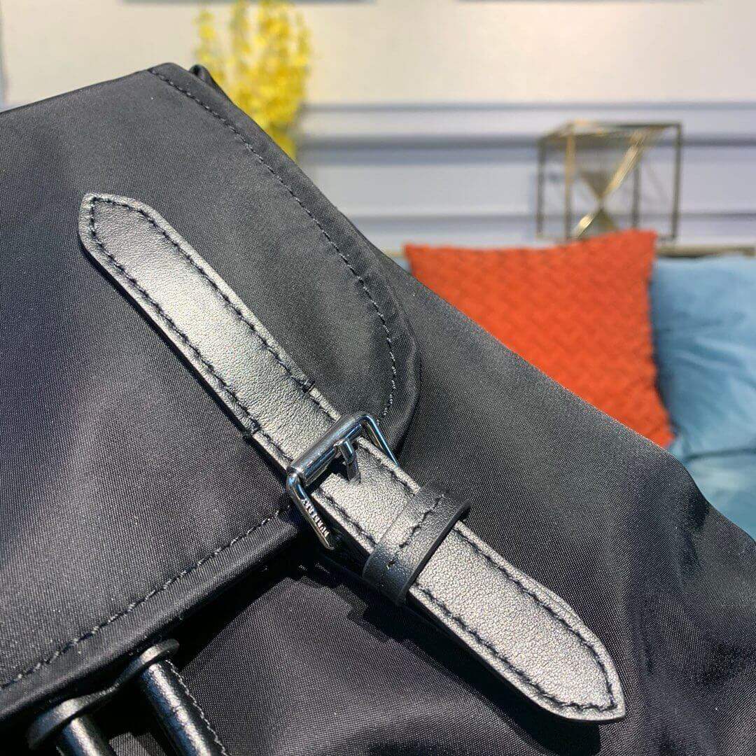 Burberry The Medium Rucksack in Logo Print Nylon 80116171