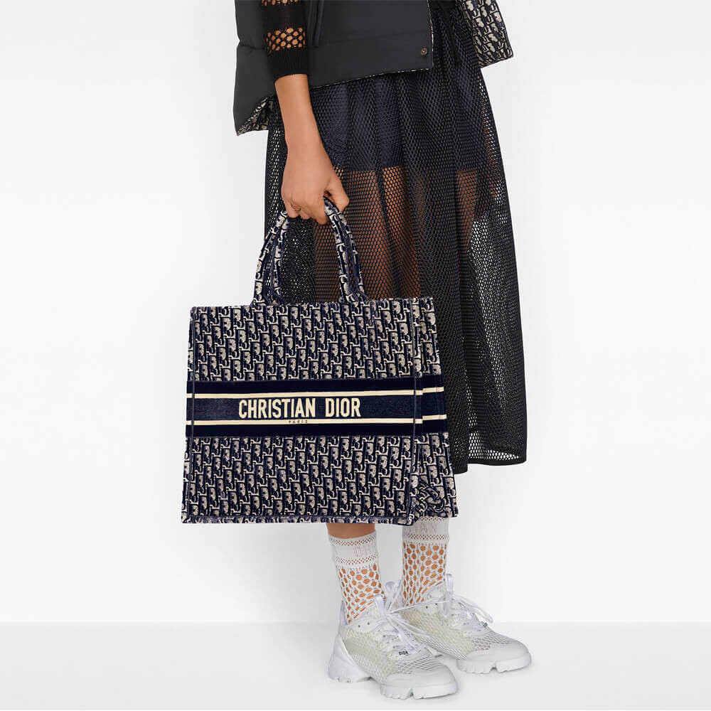 Dior Oblique Embroidered Velvet Book Tote M1286Z