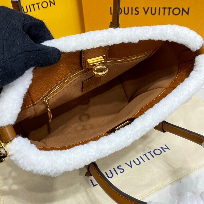 Louis Vuitton On My Side PM M58918 Caramel