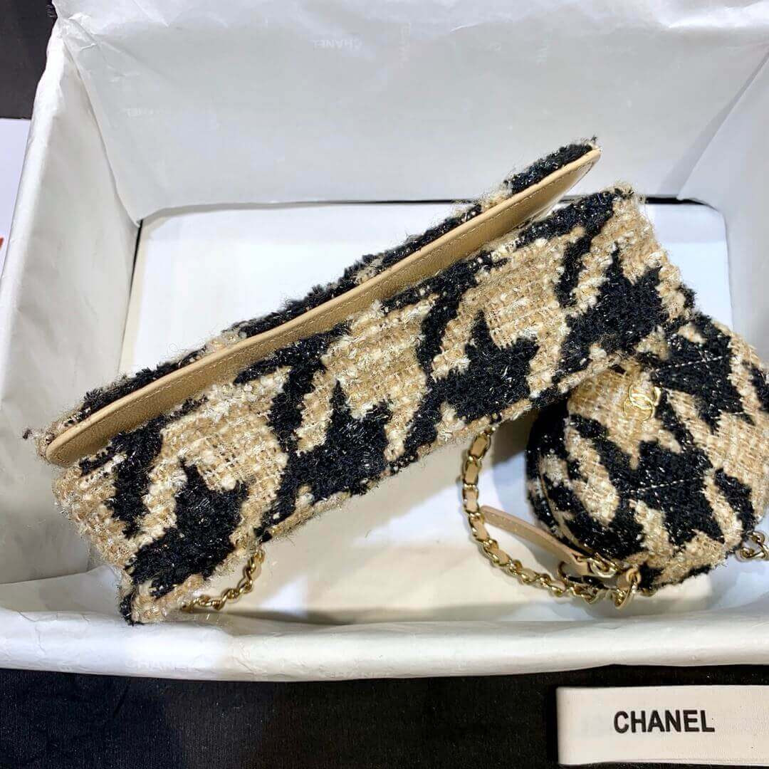 Chanel 19 Tweed Woc With Coin Purse AP0985