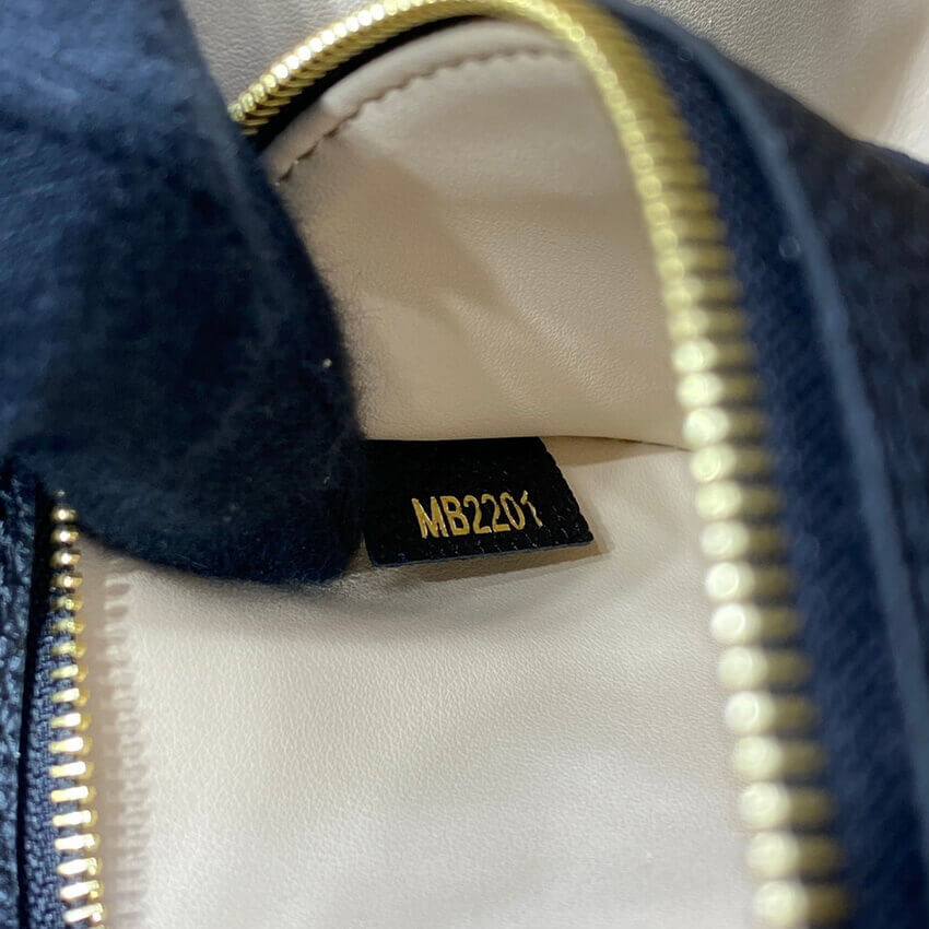 Louis Vuitton LV Pont 9 Soft PM M58727