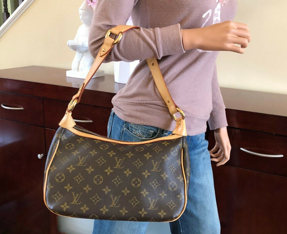 Louis Vuitton Tikal GM Shoulder Bag M40077