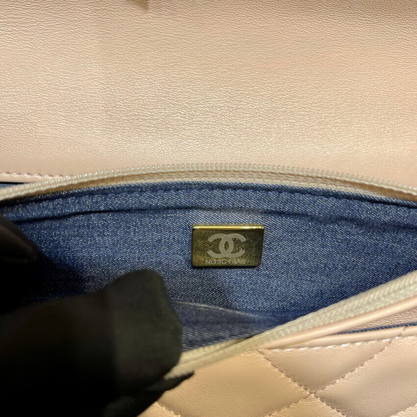 Chanel Lambskin Plexi Quilted Wallet On Chain WOC AP2377