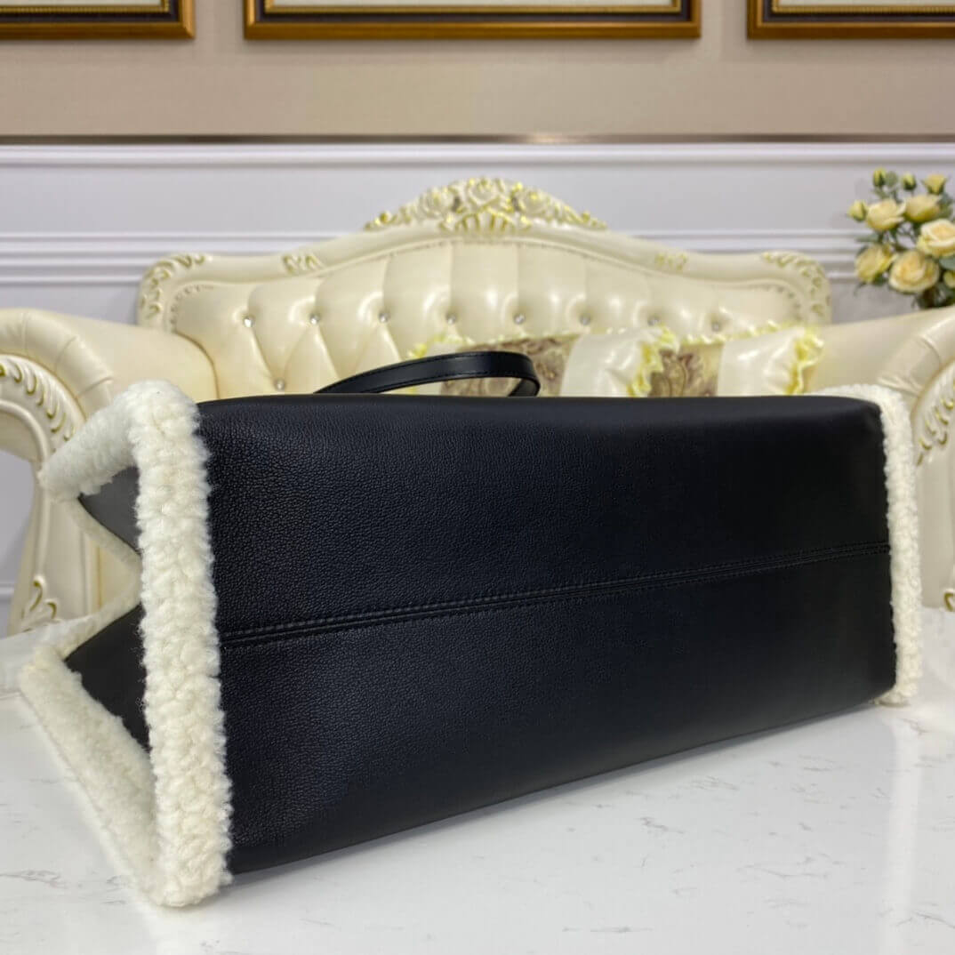 Louis Vuitton Onthego GM M56958 In Leather and Shearling