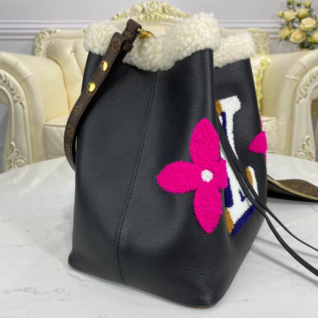 Louis Vuitton Neonoe MM M56963 In Leather and Shearling