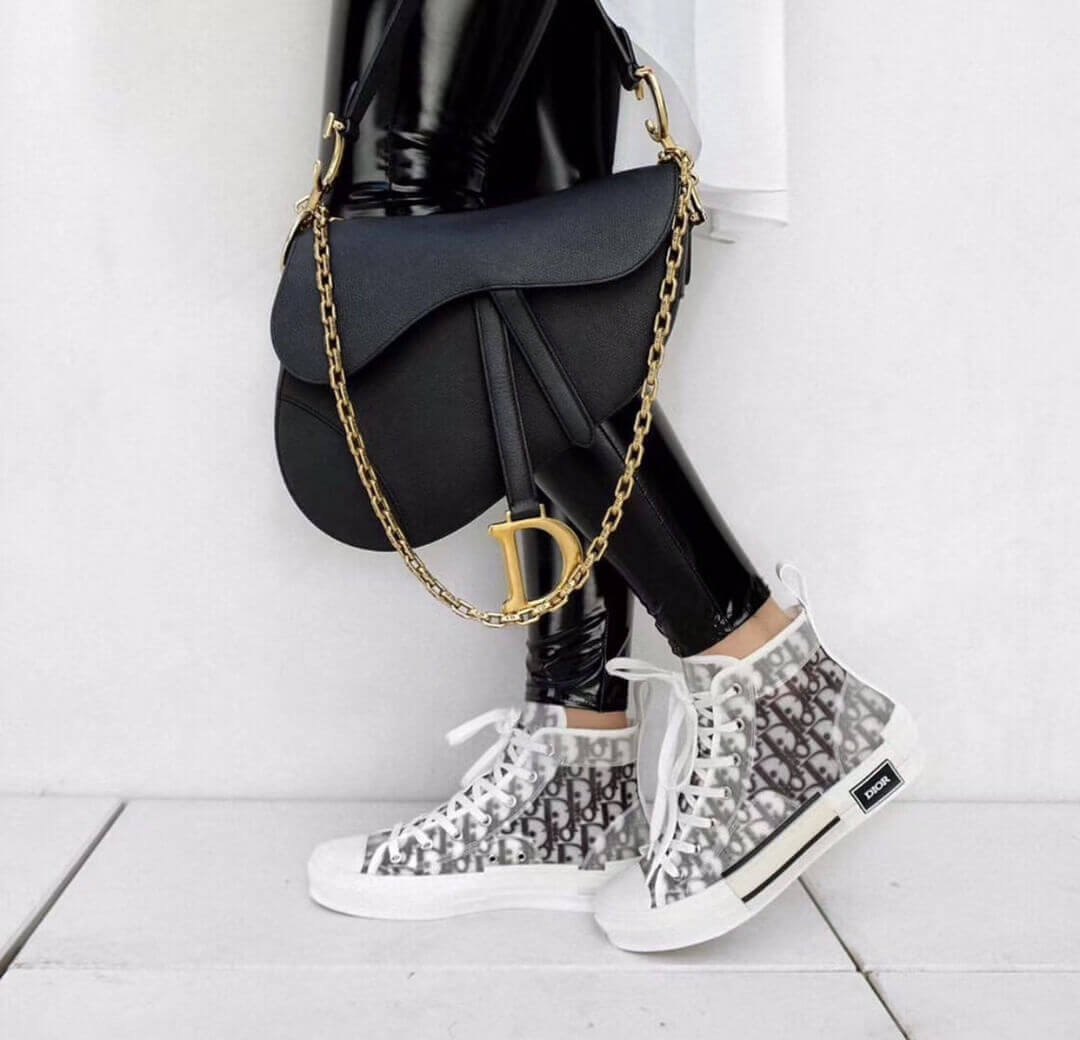 Christian Dior Saddle Bag in Grained Calfskin M0446