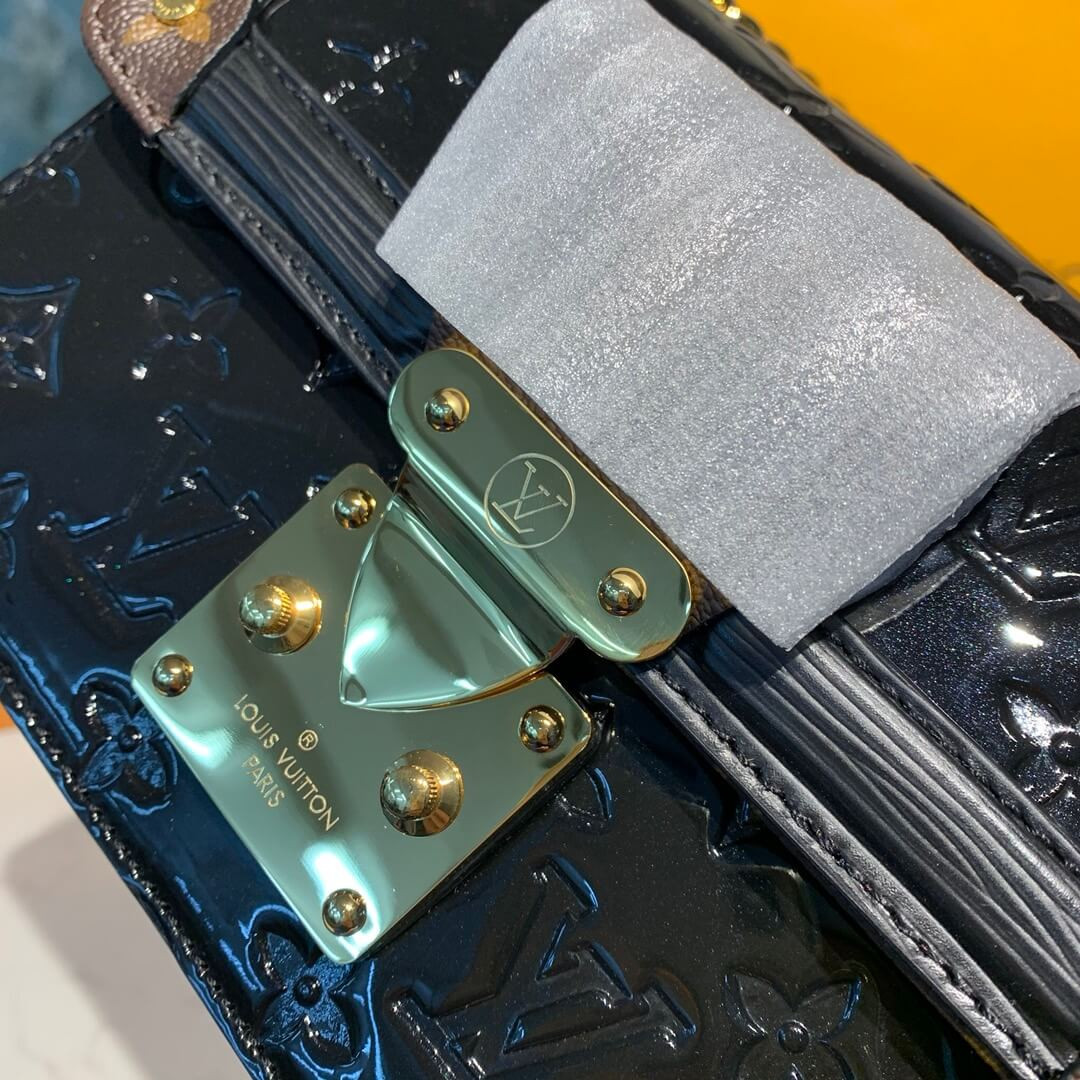 Louis Vuitton Monogram Vernis LV Wynwood M90445